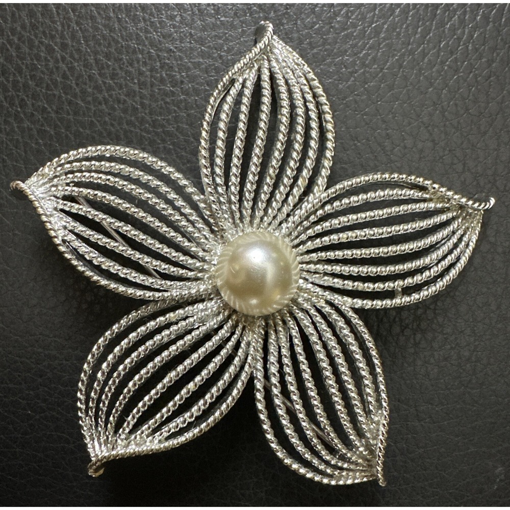 Sarah Coventry Filigree Star Jewelry Faux Pearl Brooch VTG Vintage